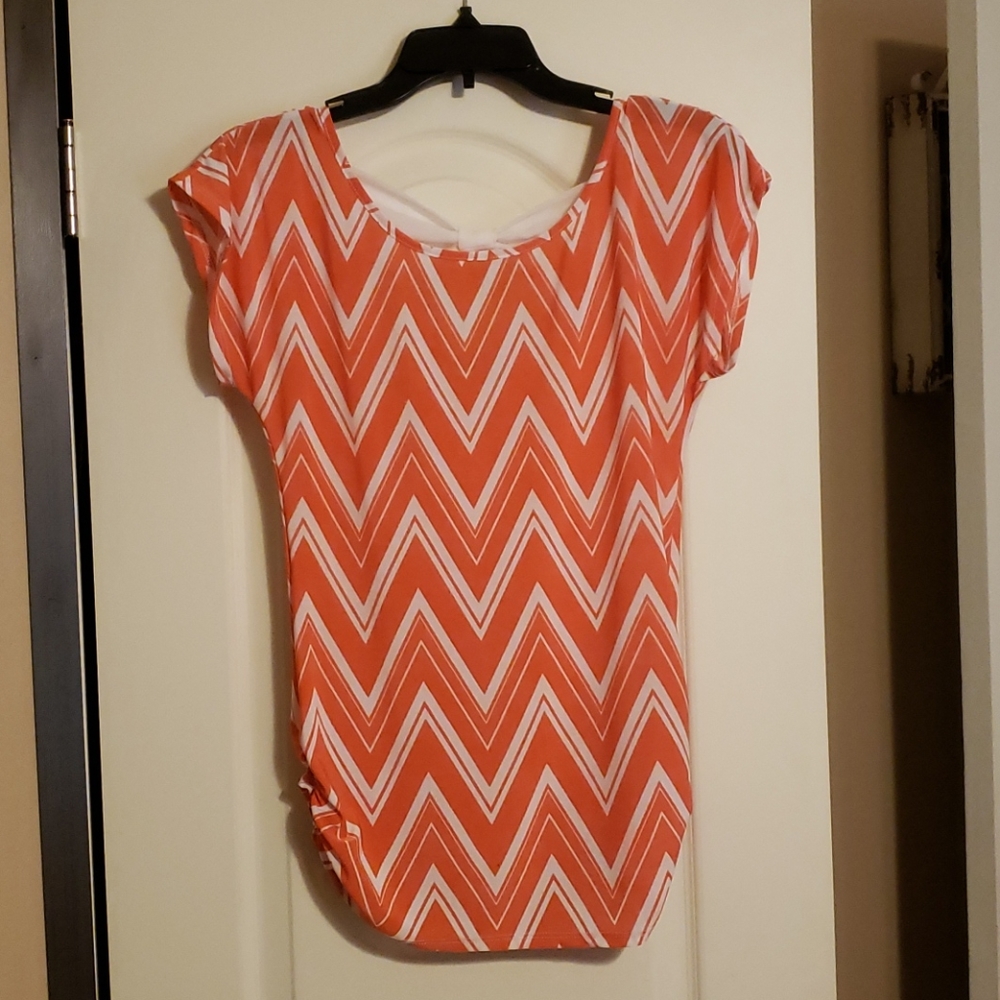 Free kisses size Med cute blouse with bow